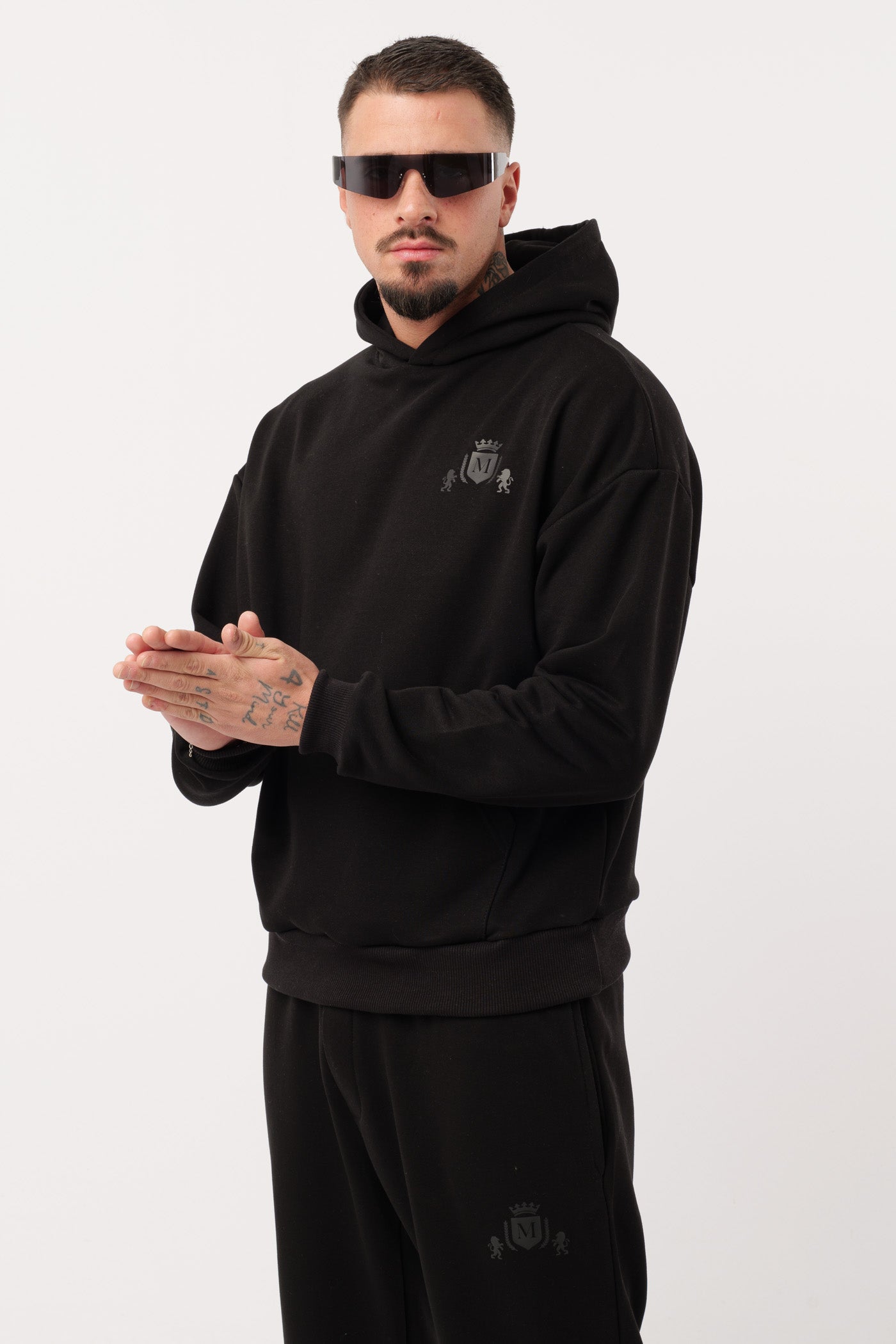 Hoodie Nera con Logo Nero