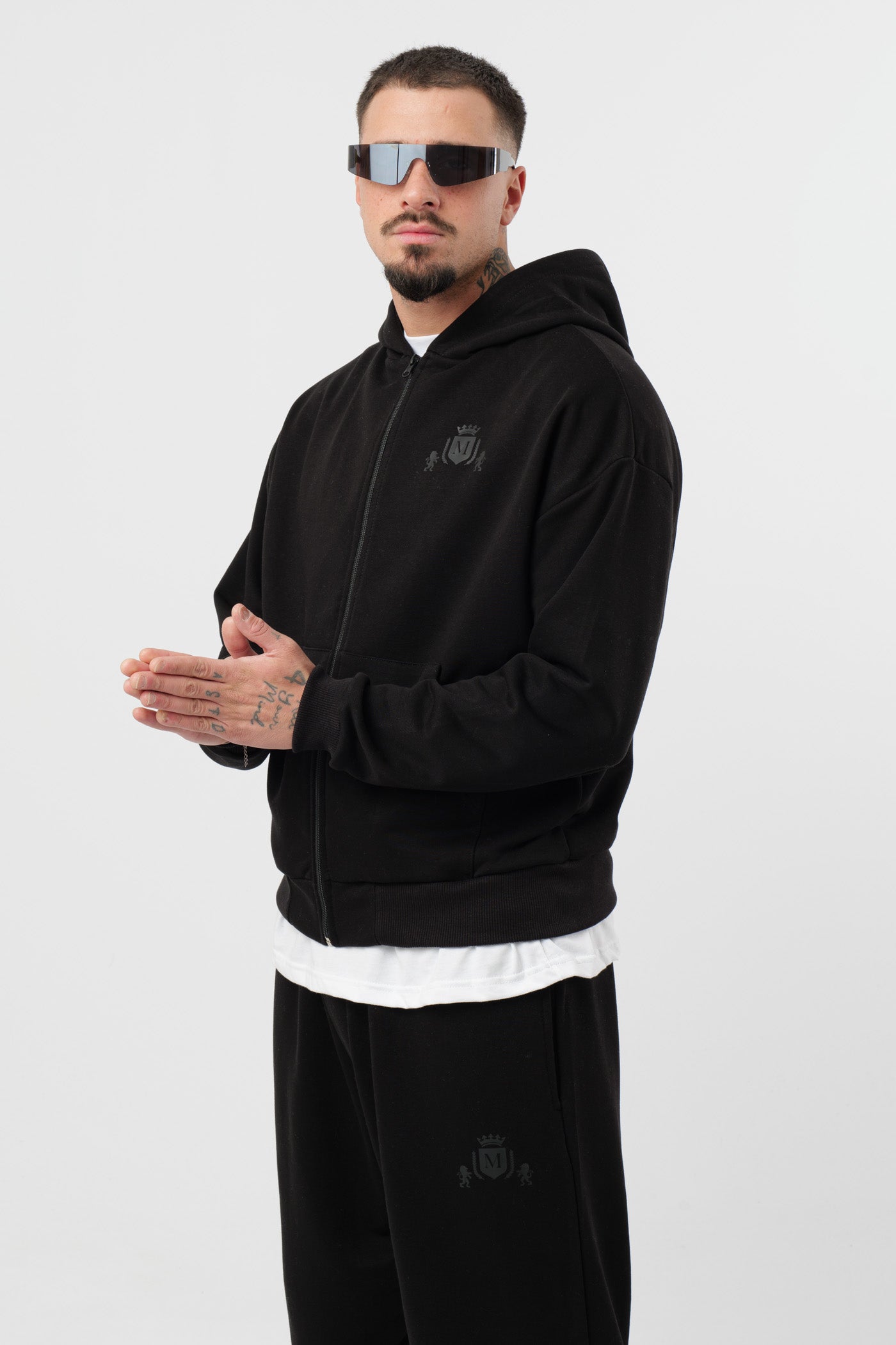 Hoodie Zip Nera con Logo Nero